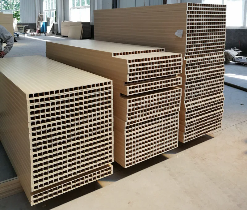 WPC есігін өндіру үшін қандай пластикалық материалдар қолайлы?